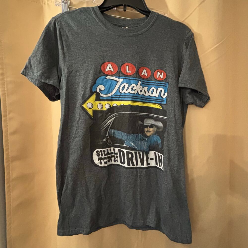 Alan Jackson Graphic Tee Gildan Medium Small Town Drive-In Tour Country Music